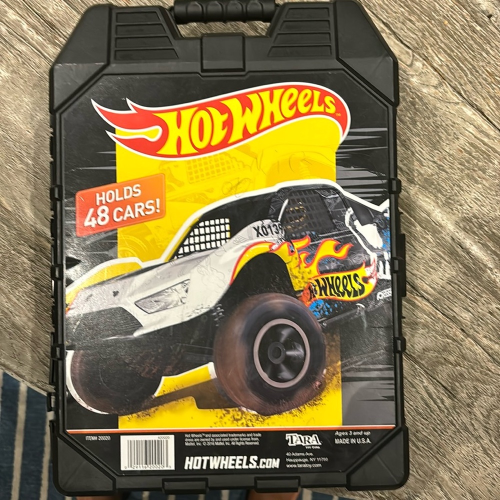 Hot wheels collector dream vintage box, over 48 old and new cars! Perfect!🏎️🚗